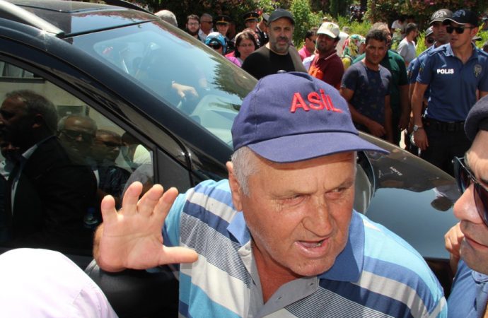 Şehit yakınının 'dua' isyanı sonrası vali töreni terk etti: ‘Atatürk ve silah arkadaşlarına…’