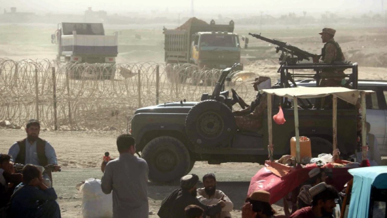 Taliban'ın Afganistan'da yönetimi ele geçirmesini olumsuz karşılayanların oranı yüzde 65