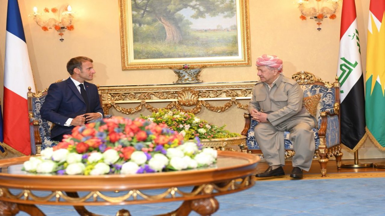 Erbil'i ziyaret eden Fransa Cumhurbaşkanı Macron'dan babası yaşındaki lider Mesud Barzani'ye: Sevgili Mesut, ç