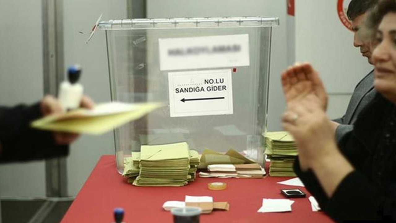 Kulis iddiası: Yeni anayasa için referandum masada