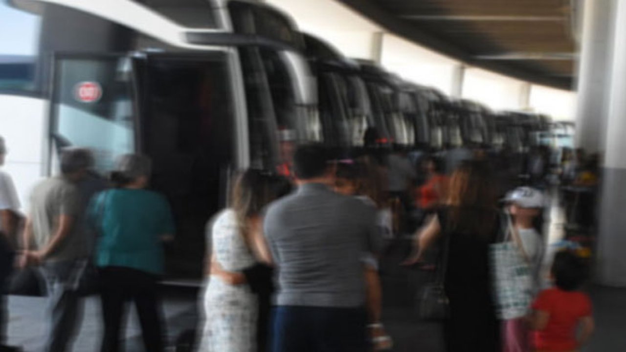 İzmir'de 18 yaşından küçüklere otobüs ve uçak bileti satılması yasaklandı