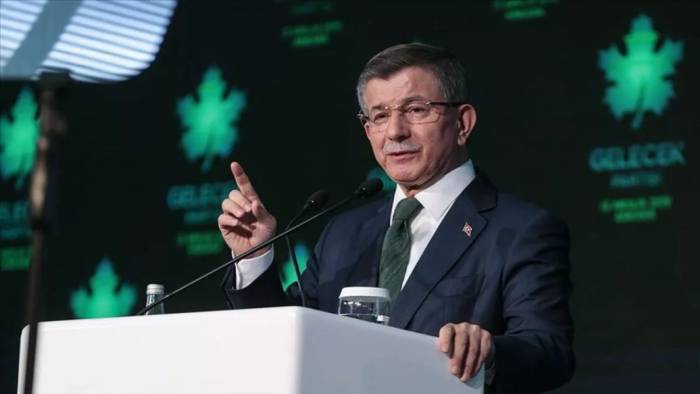 Ahmet Davutoğlu siyaseti bıraktığını duyurdu! Gelecek Partisi feshedildi