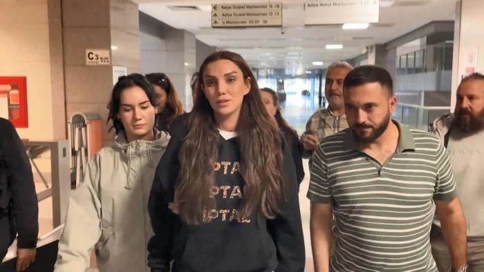 Dilan Polat ve Sıla Doğu'ya hayasızca hareket suçundan beraat