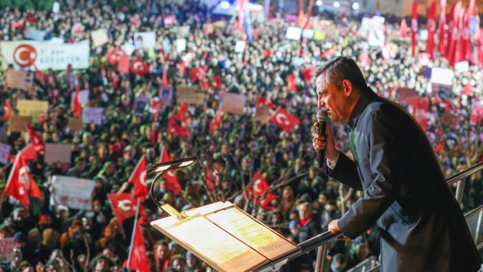 Özel'den sert çıkış: 