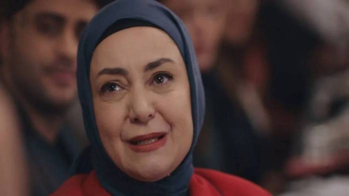 Pembe Diziden Neden Ayrıldı? Kızılcık Şerbeti’nde Gerçek Ortaya Çıktı