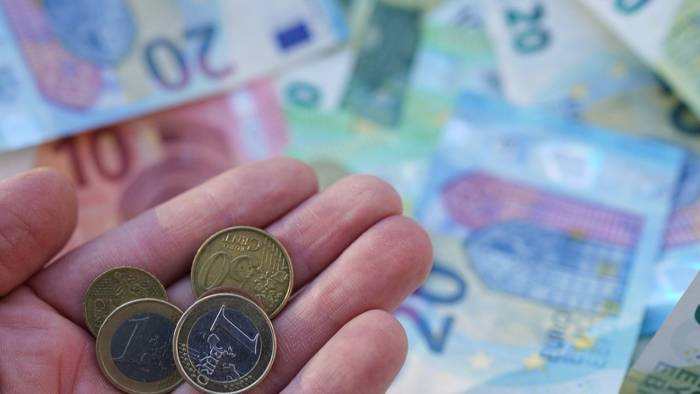 Dünyanın En Güçlü Parası Bu! Dolar ve Euro’yu Geride Bırakan Şaşırtıcı Gerçek