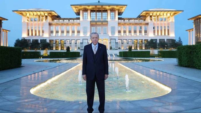 Beştepe’de Hastane ve Bıyık Zorunluluğu: Eski Başdanışmandan Sarsıcı İtiraflar