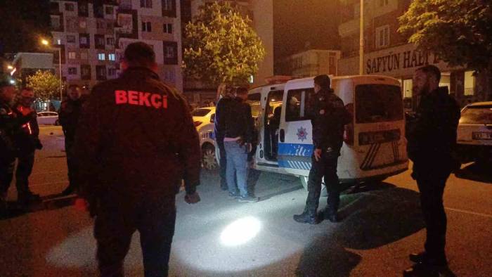 Çorum'da aile içi tartışma silahlı kavgaya dönüştü: Baba ve oğlu yaralandı