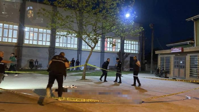 Küfür tartışması kanlı bitti: 17 yaşındaki genç bıçaklandı!