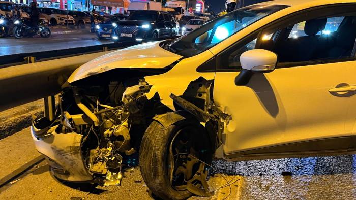 E-5'te zincirleme kaza: alkollü sürücü kaçmaya çalıştı