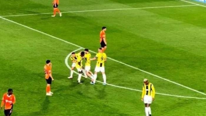 Tadic ile Talisca karşı karşıya geldi! Sahada tansiyon yükseldi!