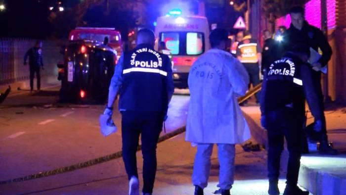 Kartal'da feci kaza: araçtan fırlayan yolcu can verdi!
