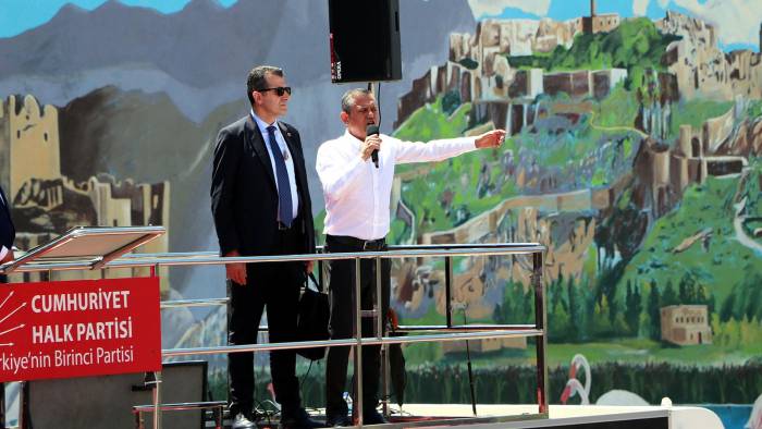 Özgür Özel: 