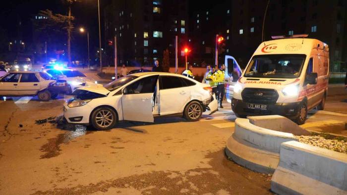 3 araç çarpıştı, Kırıkkale'de geceyi kana bulayan kaza!