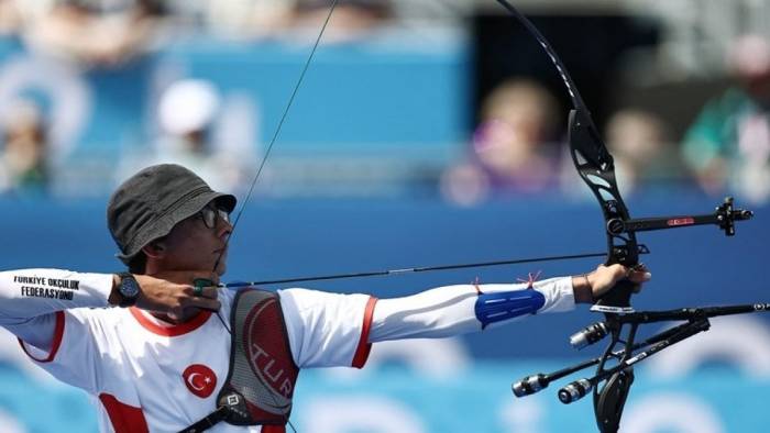 Altın Çocuk Geri Döndü: Mete Gazoz’dan Çin’de Gururlandıran Madalya