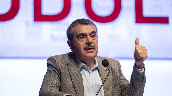 Bakan Tekin’den öğretmene ağır sözler: 