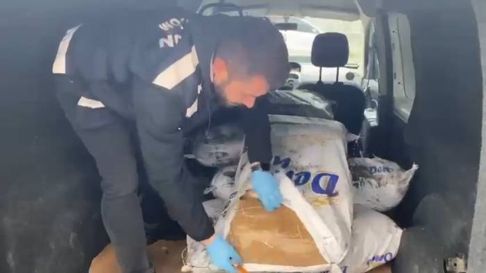 Samsun’da kaçak tütün ticaretine darbe! 145 kilo ele geçirildi