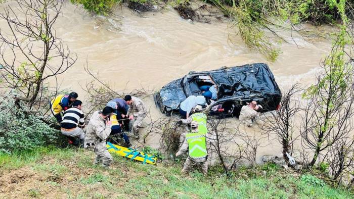 Gümüşhane'de aile faciası: kazada küçük çocuk hayatını kaybetti