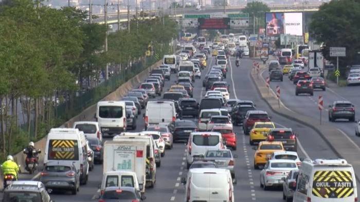 Sürücülere uyarı! Çarpıp kaçanlara hapis cezası yolda