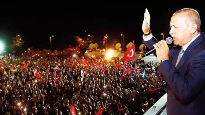 Anketler AKP'yi Sarstı: Ahmet Hakan Panik Butonuna Bastı