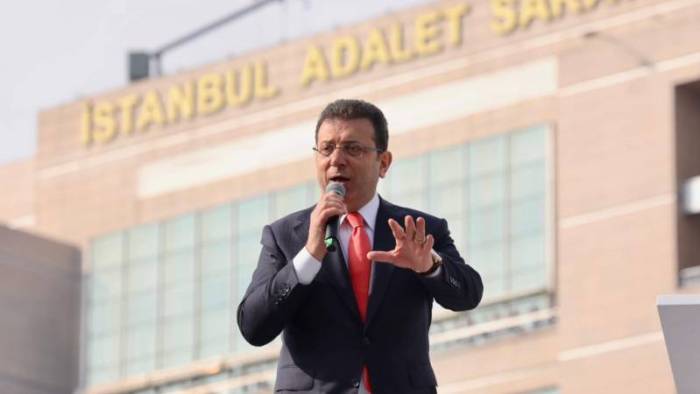 Ekrem İmamoğlu’ndan İBB’ye Güç Veren Sözler: ‘Vahşi baskılara karşı dimdik duruyorsunuz’