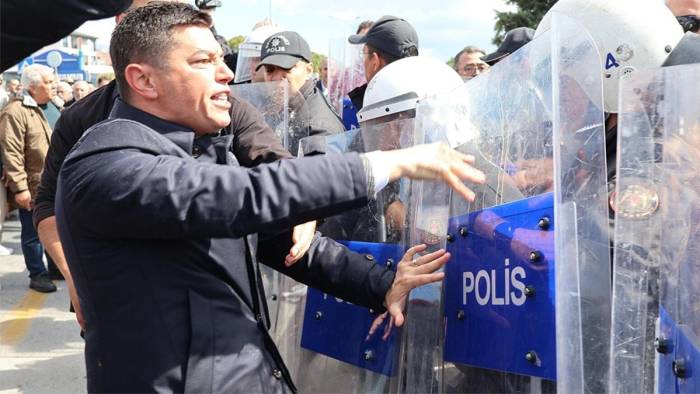 CHP’li Başkan Acar Ünlü Hakkında Dava: 4 Kişiyle Birlikte Yargılanacak