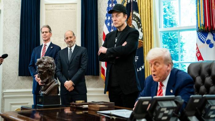 Musk'tan Trump'ın Azledilmesi Çağrısı