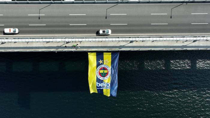 Euroleague zaferi köprülerde: Fenerbahçe Beko’nun tarihi bayrakları