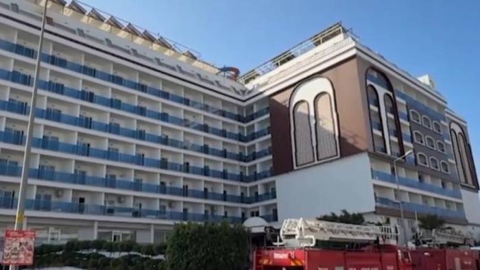 Lüks Otelde Panik Anları! Alevler Bir Anda Yükseldi, Müşteriler Tahliye Edildi