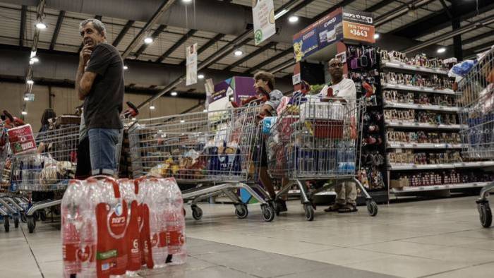 İsrailliler Füze Korkusuyla Marketlere Koştu