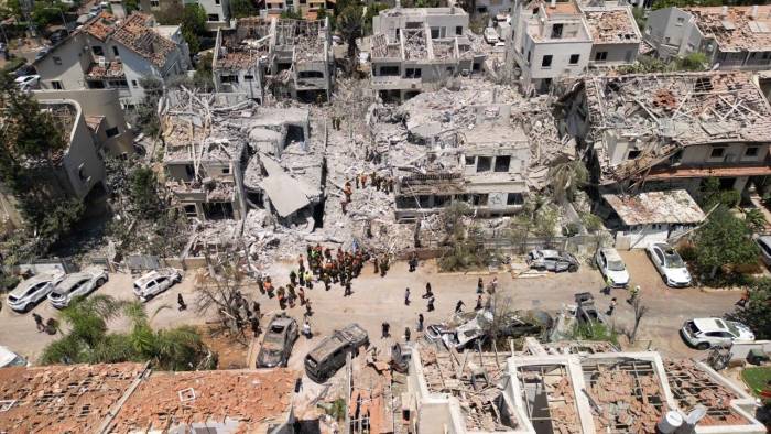 İsrail Savunma Bakanı'ndan Tehdit: 