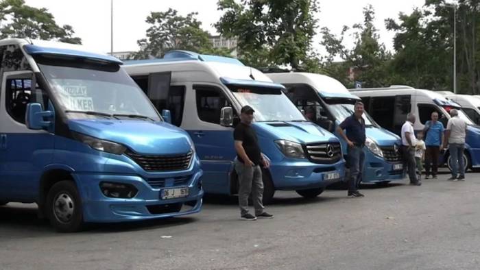 Minibüsçülerin Zam Tepkisi: Durum Böyle Devam Ederse Araçları Çekmek Zorunda Kalacağız