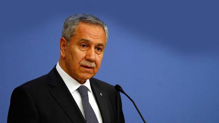 Bülent Arınç Sessizliği Bozdu: Mehmet Murat Çalık Üzerinden Erdoğan’a Mesaj