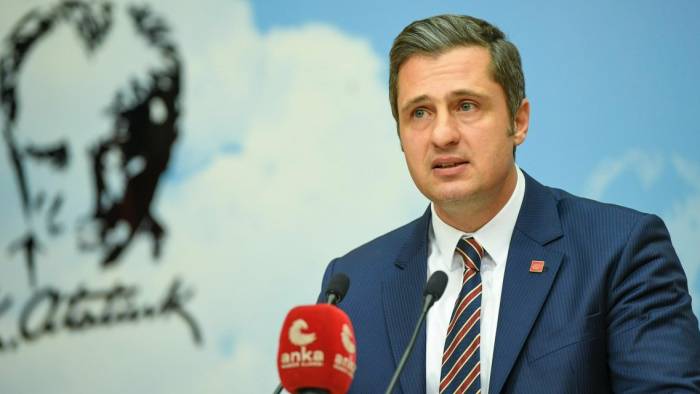 Deniz Yücel’den iktidara rest: Yüreğiniz varsa sandığı getirin