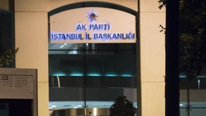 AKP Üsküdar’da şok istifa: Erdem Demir görevini bıraktı