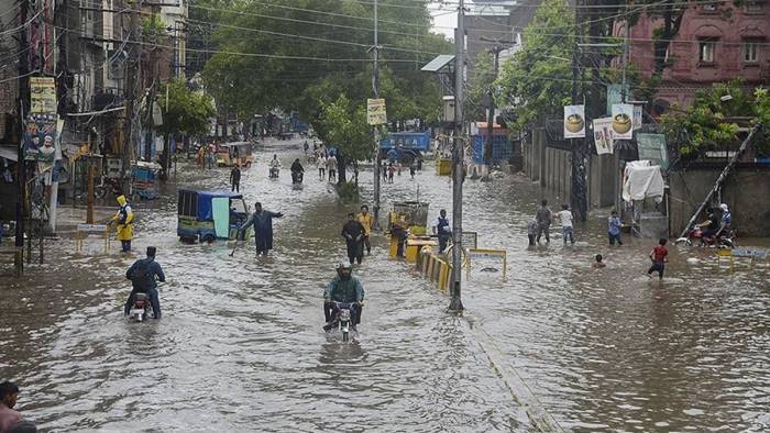 Hindistan ve Pakistan’da muson yağmurları faciaya dönüştü