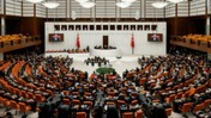 Söz hakkı yarışında vekilden şaşırtan krem taktiği