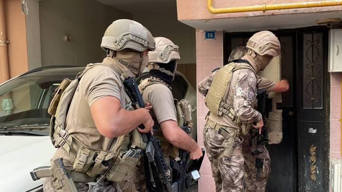 İzmir merkezli 60 ilde FETÖ operasyonu: 371 kişi hakkında gözaltı kararı