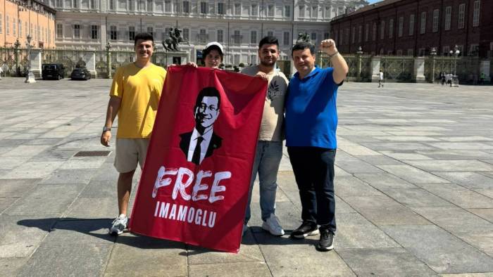 İtalya Sokaklarında İmamoğlu'na Özgürlük Çağrısı
