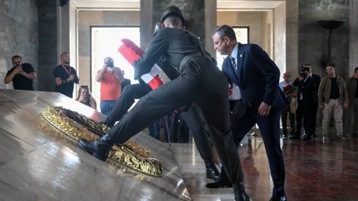 Özgür Özel’den Lozan’ın 102. Yılında Anıtkabir’e Anlamlı Ziyaret