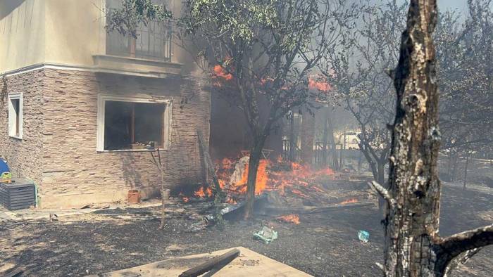 Bakan Yerlikaya: Çanakkale'de Yangında Mahsur Kalan 348 Vatandaş Kurtarıldı