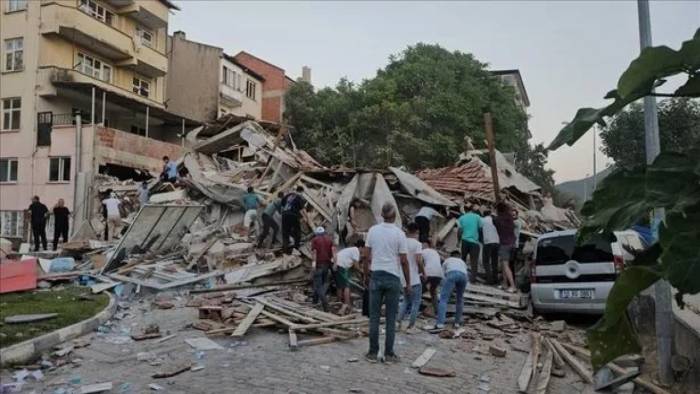 Sındırgı depremi ardından hasar tespit çalışmaları sürüyor