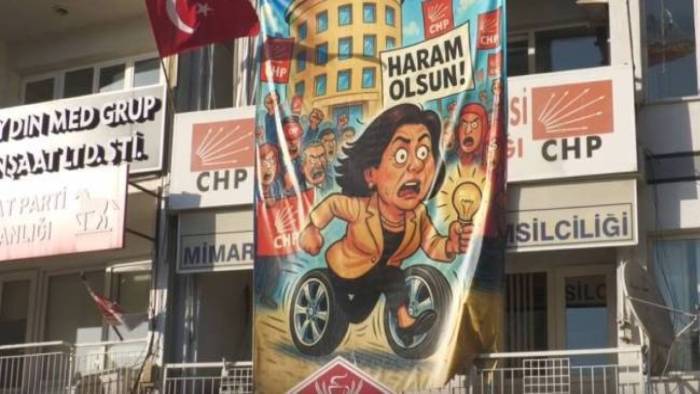 Özlem Çerçioğlu'na Şaşırtan Pankartlı Protesto: 