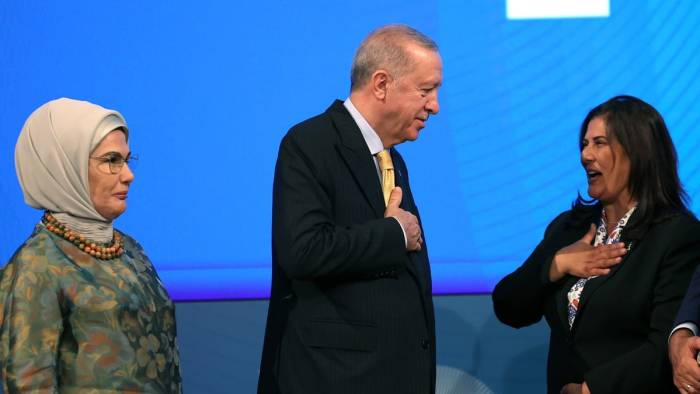 CHP'li Başarır'dan Özlem Çerçioğlu'na Zeybek Göndermesi: 