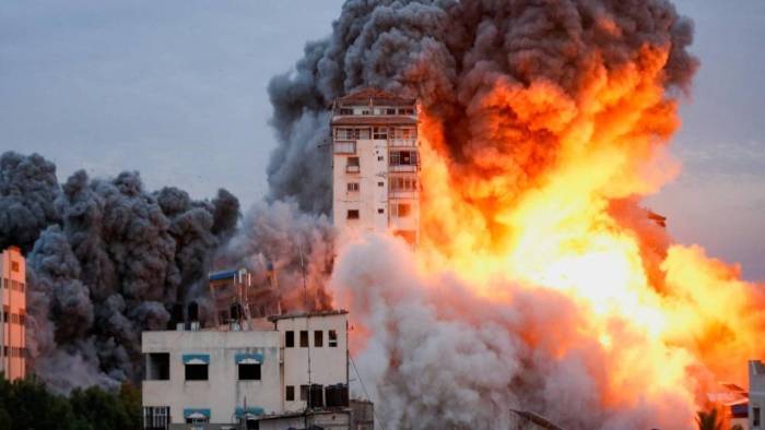 İsrail Ordusu, Gazze'de Çadır Kampını Bombaladı