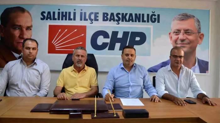 CHP Salihli İlçe Başkanı Enver Akgün, Delege Seçimlerine Müdahale İddiasıyla İstifa Etti