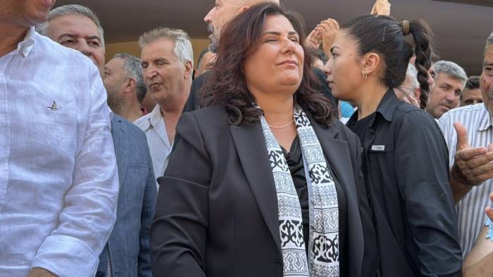 Çerçioğlu’nun AKP’ye geçişine Aydınlılardan büyük tepki: Yüzde 60,8 karşı!