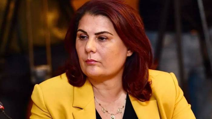 Eski Başkan Özlem Çerçioğlu Hakkında Asılan Pankarttan Dolayı CHP'li Gündoğdu İfadeye Çağrıldı
