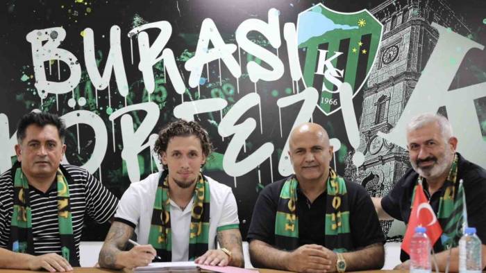 Kocaelispor, Kuzey Makedonyalı Milli Oyuncu Darko Churlinov'u Kadrosuna Kattı