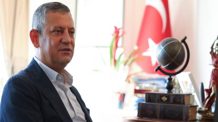 Özgür Özel: 